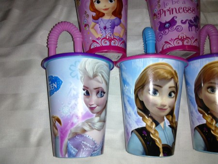 VASOS BOMBILLA FROZEN, VALOR $2.000.-