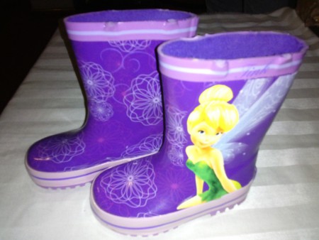 BOTAS PARA EL AGUA PRINCESA TINKERBELL, SOLO TALLA 23