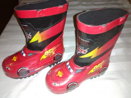 BOTAS PARA EL AGUA DE NIÑO, CARS, SOLO TALLA 22