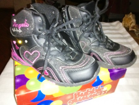 ZAPATILLAS NEGRAS CON LUCES BUBBLE GUMMERS, TALLA 32
